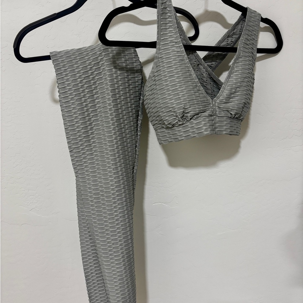 Textured Gray Gym Set - Picture 2 of 2